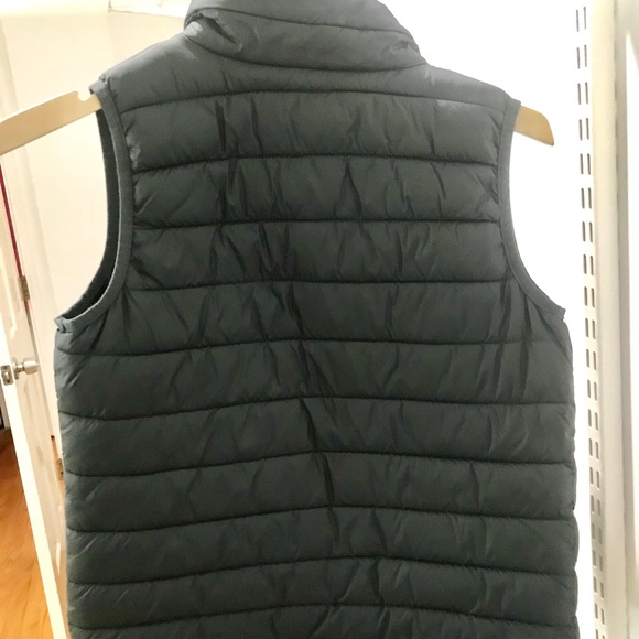 Joe Fresh boy vest Size : L
only worn once - Picture 2 of 3